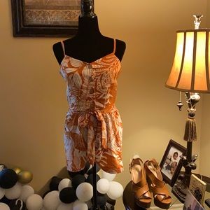 Like new 2pc tank and shorts Sz M fits like Sz S